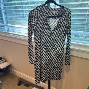 Diane Von Furstenberg Navy and White Patterned Dress